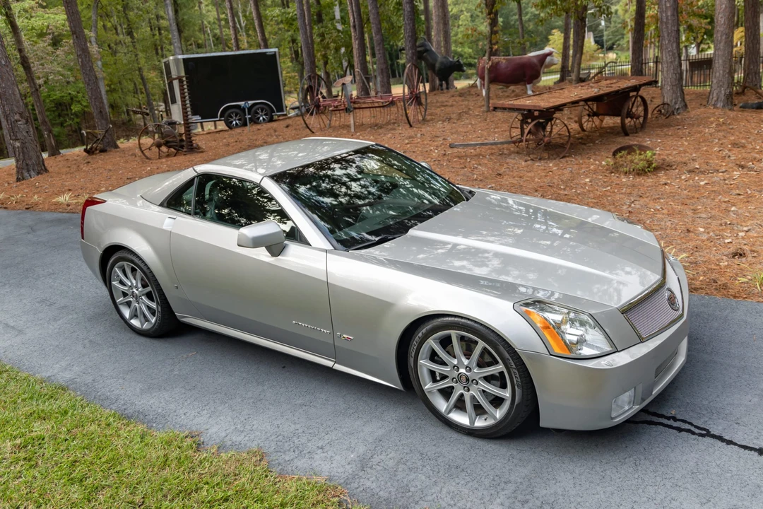 2006 Cadillac XLR-V - Image 10 of 31