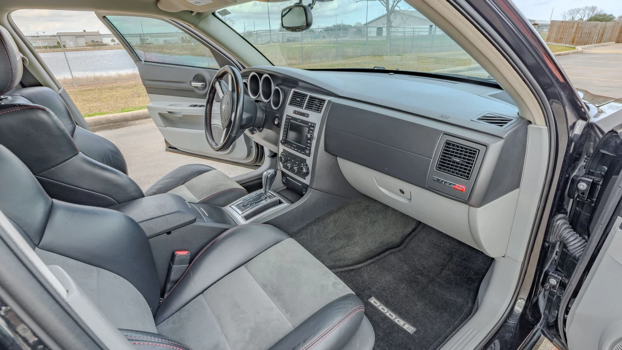 2006 Dodge Magnum SRT8 2nd Gen - Image 26 of 31