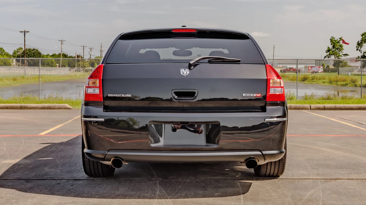 2006 Dodge Magnum SRT8 2nd Gen - Image 10 of 31