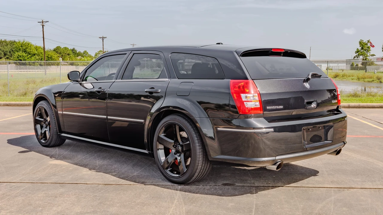 2006 Dodge Magnum SRT8 2nd Gen - Image 11 of 31
