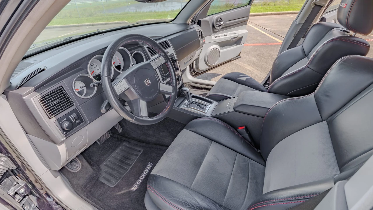 2006 Dodge Magnum SRT8 2nd Gen - Image 24 of 31