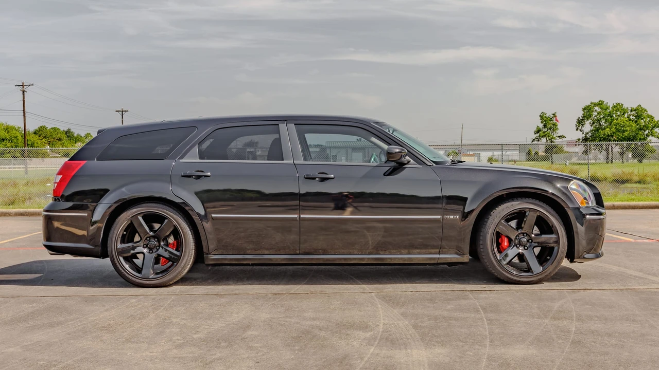 2006 Dodge Magnum SRT8 2nd Gen - Image 6 of 31