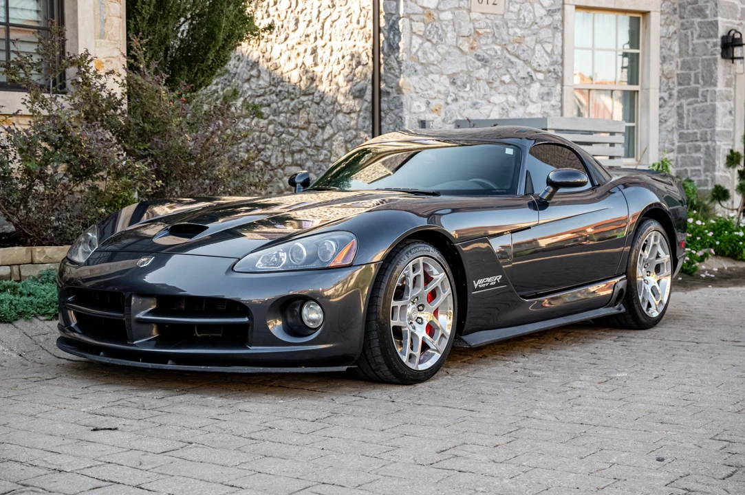 2006 Dodge Viper 3rd Gen - Image 2 of 31