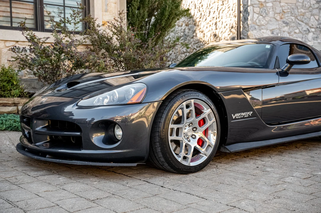 2006 Dodge Viper 3rd Gen - Image 14 of 31