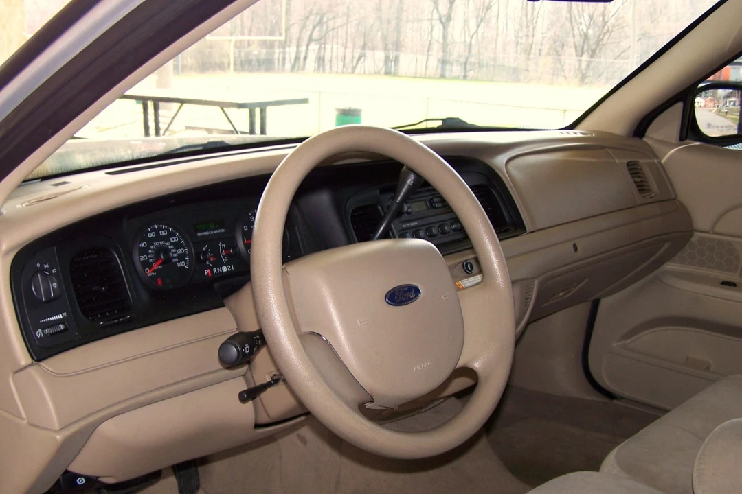 2007 Ford Crown Victoria - Image 5 of 7