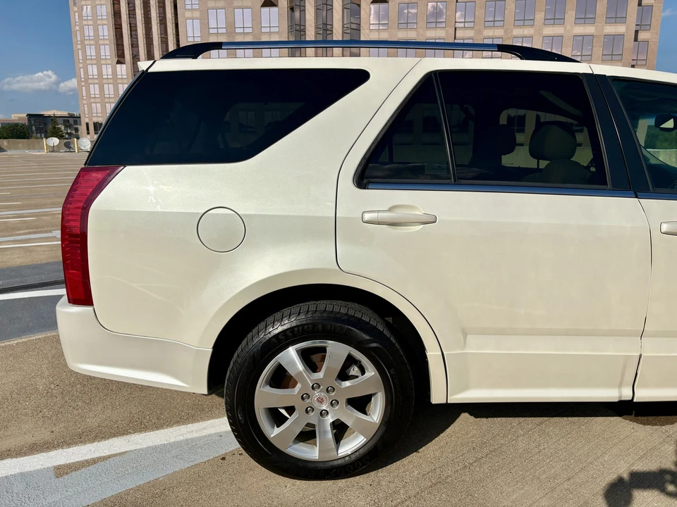 2008 Cadillac SRX - Image 18 of 31