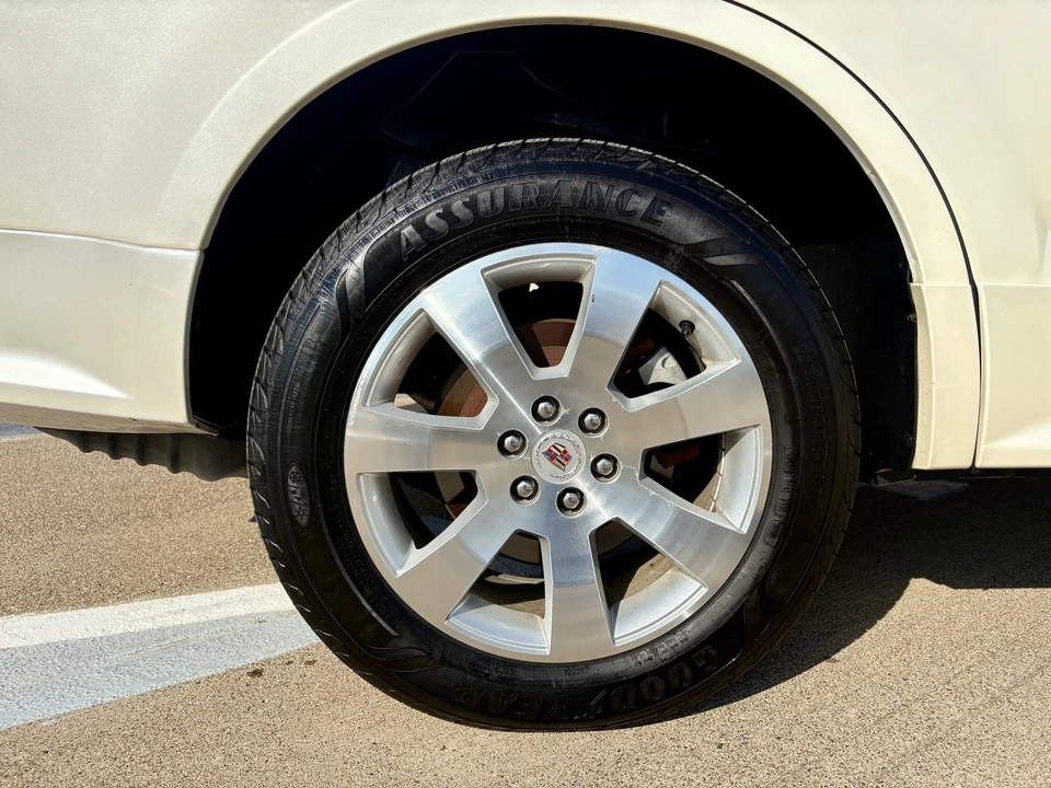 2008 Cadillac SRX - Image 24 of 31