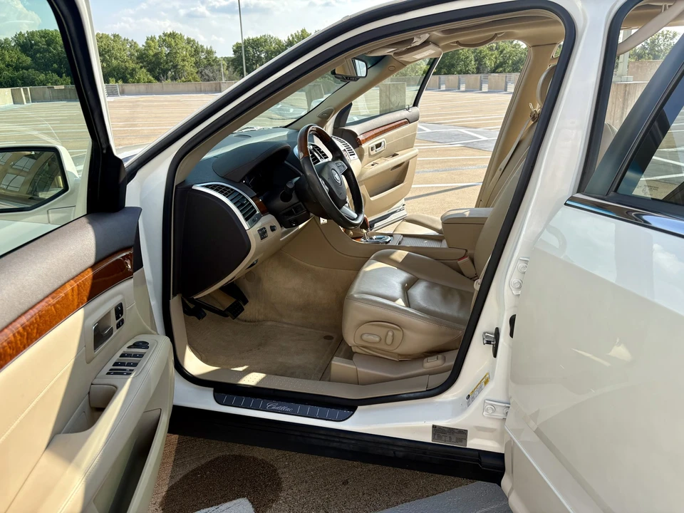 2008 Cadillac SRX - Image 27 of 31