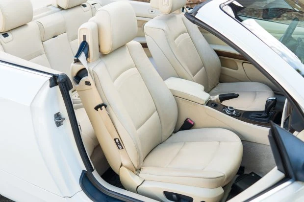 2010 BMW E93 3 Series Convertible - Image 4 of 7