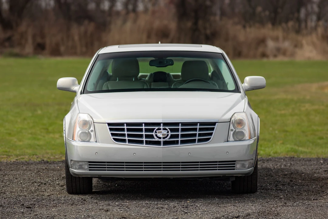 2010 Cadillac DTS - Image 28 of 31