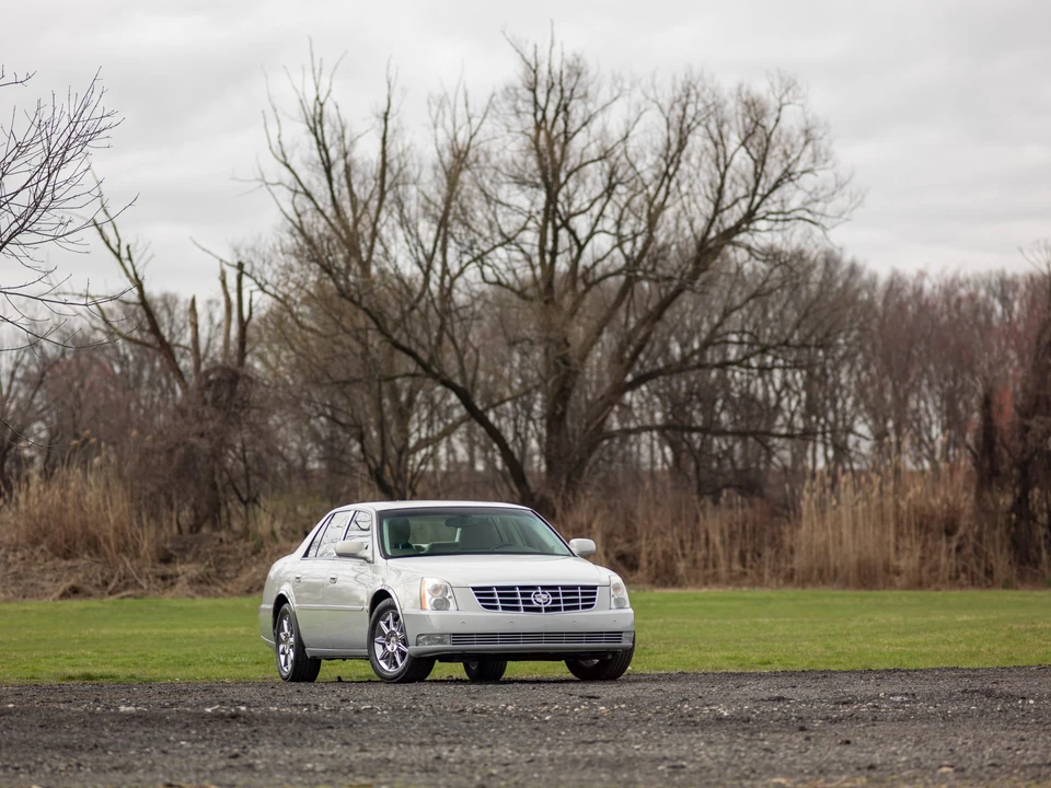 2010 Cadillac DTS - Image 26 of 31