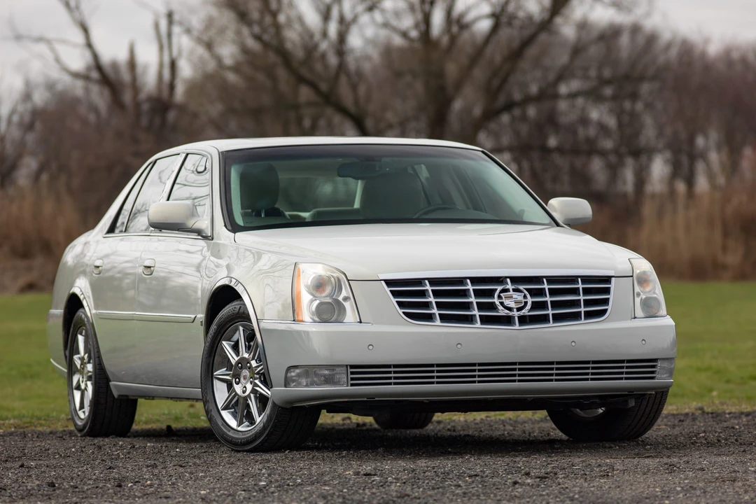 2010 Cadillac DTS - Image 22 of 31