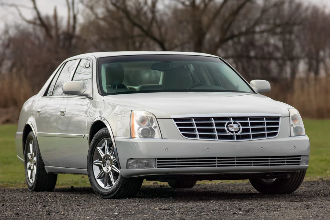 2010 Cadillac DTS - Image 23 of 31
