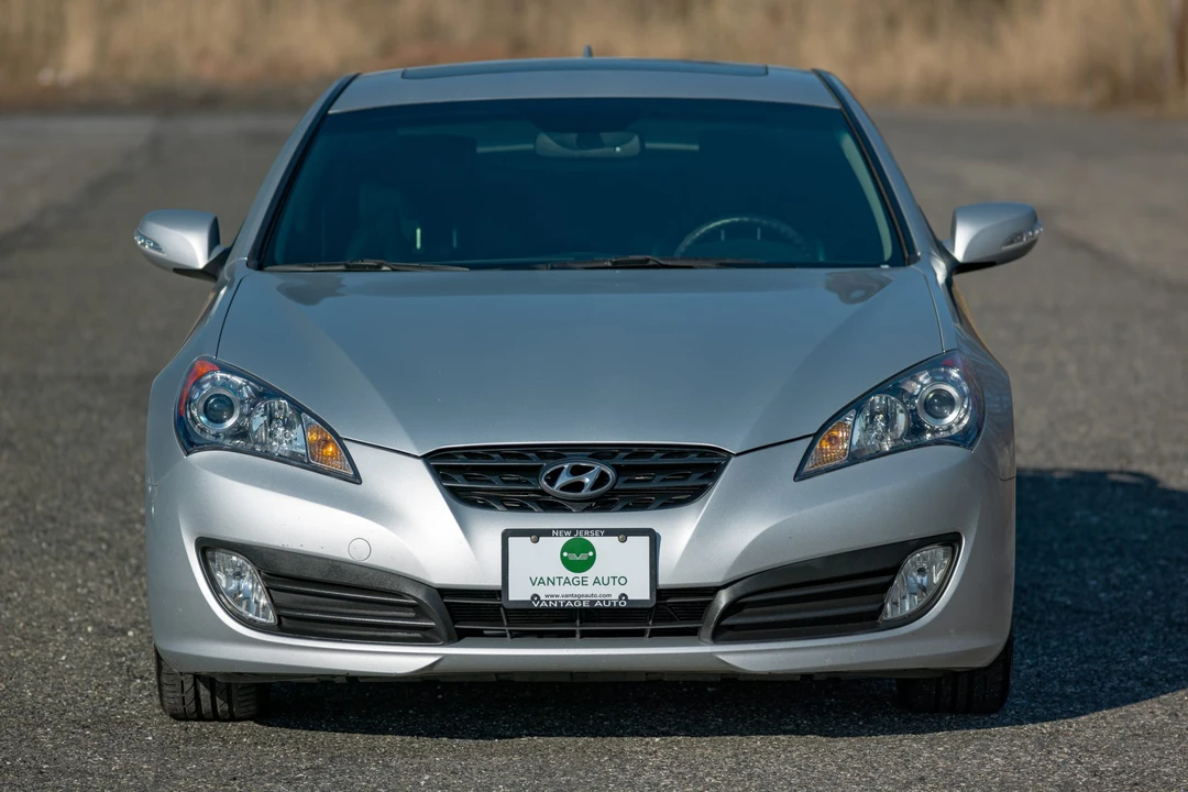 2010 Hyundai Genesis Coupe - Image 20 of 31