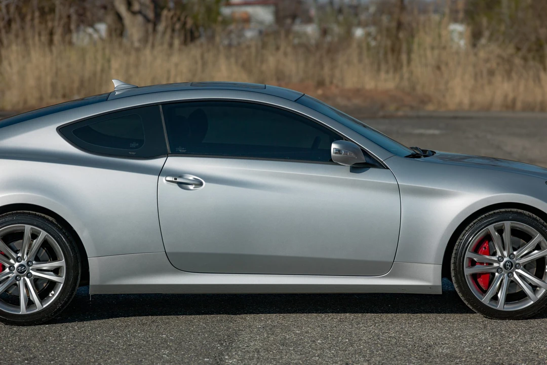 2010 Hyundai Genesis Coupe - Image 29 of 31