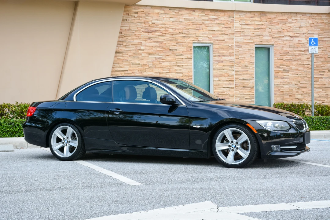 2011 BMW E93 3 Series Convertible - Image 11 of 31