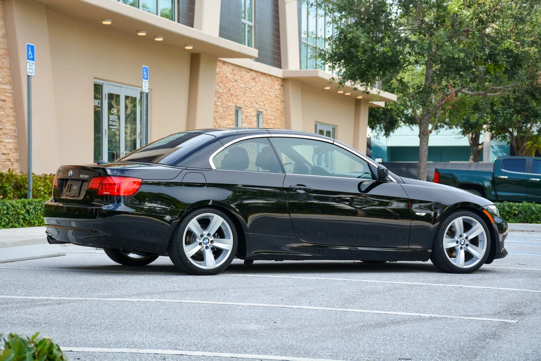 2011 BMW E93 3 Series Convertible - Image 17 of 31