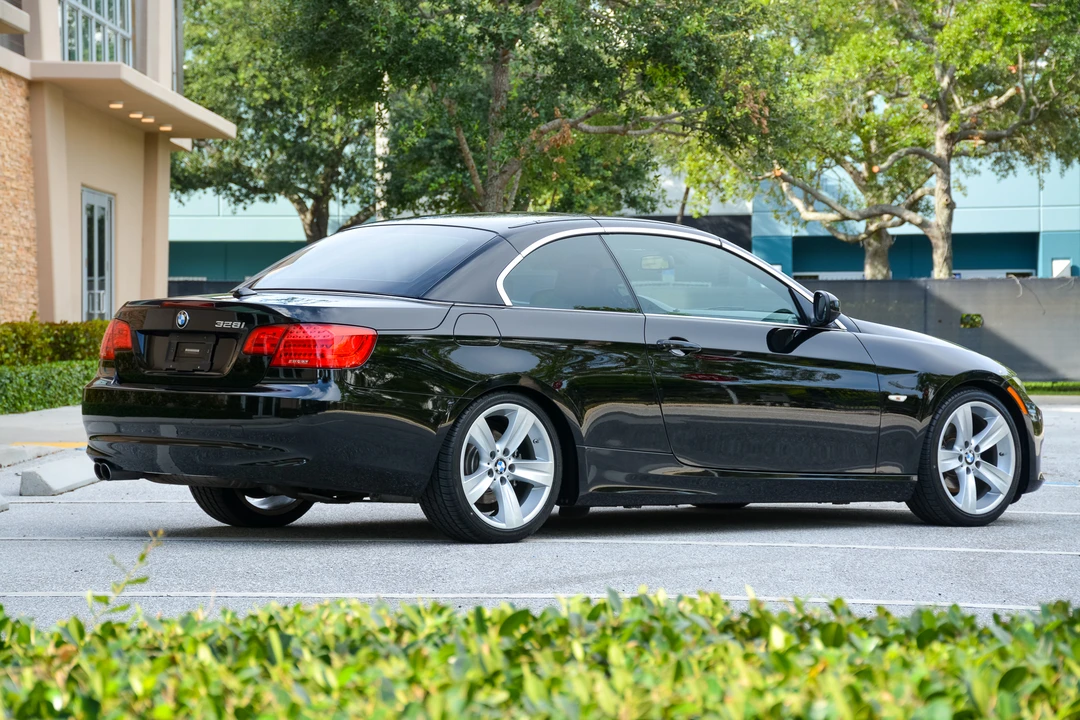 2011 BMW E93 3 Series Convertible - Image 18 of 31