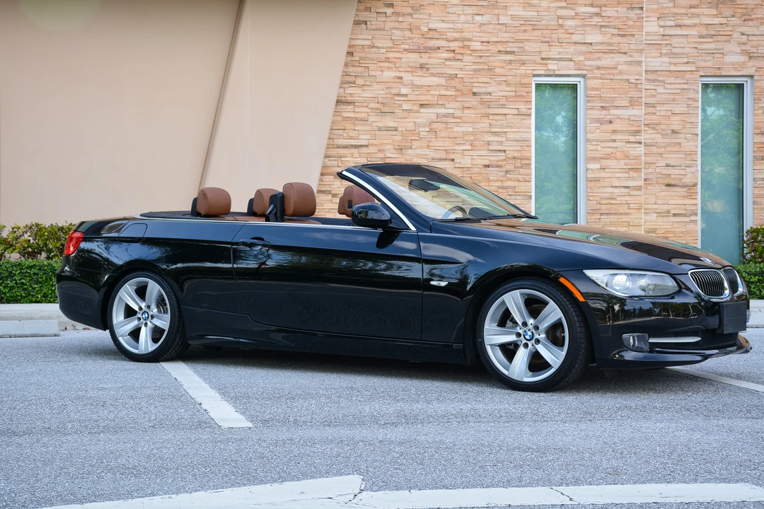 2011 BMW E93 3 Series Convertible - Image 8 of 31