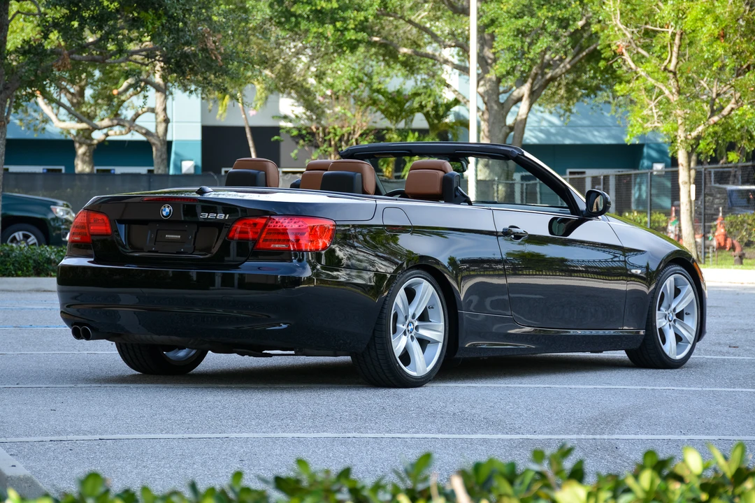 2011 BMW E93 3 Series Convertible - Image 16 of 31