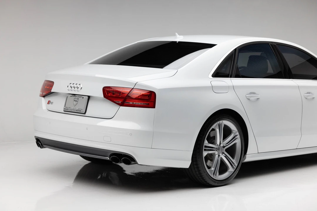 2013 Audi D4 S8 - Image 15 of 31