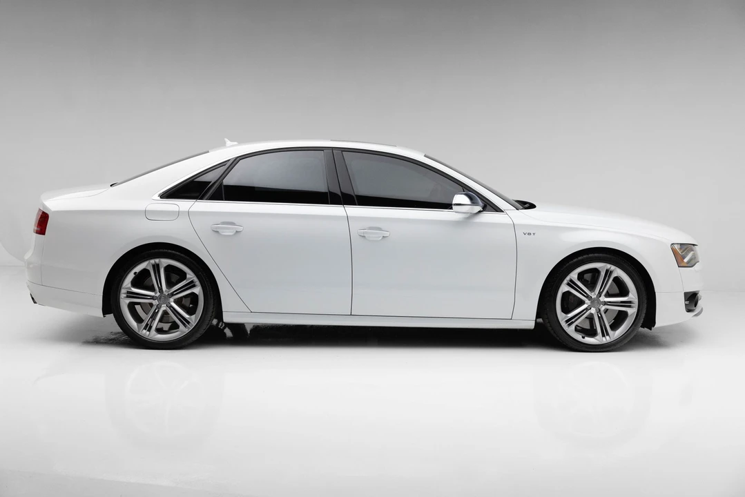 2013 Audi D4 S8 - Image 5 of 31