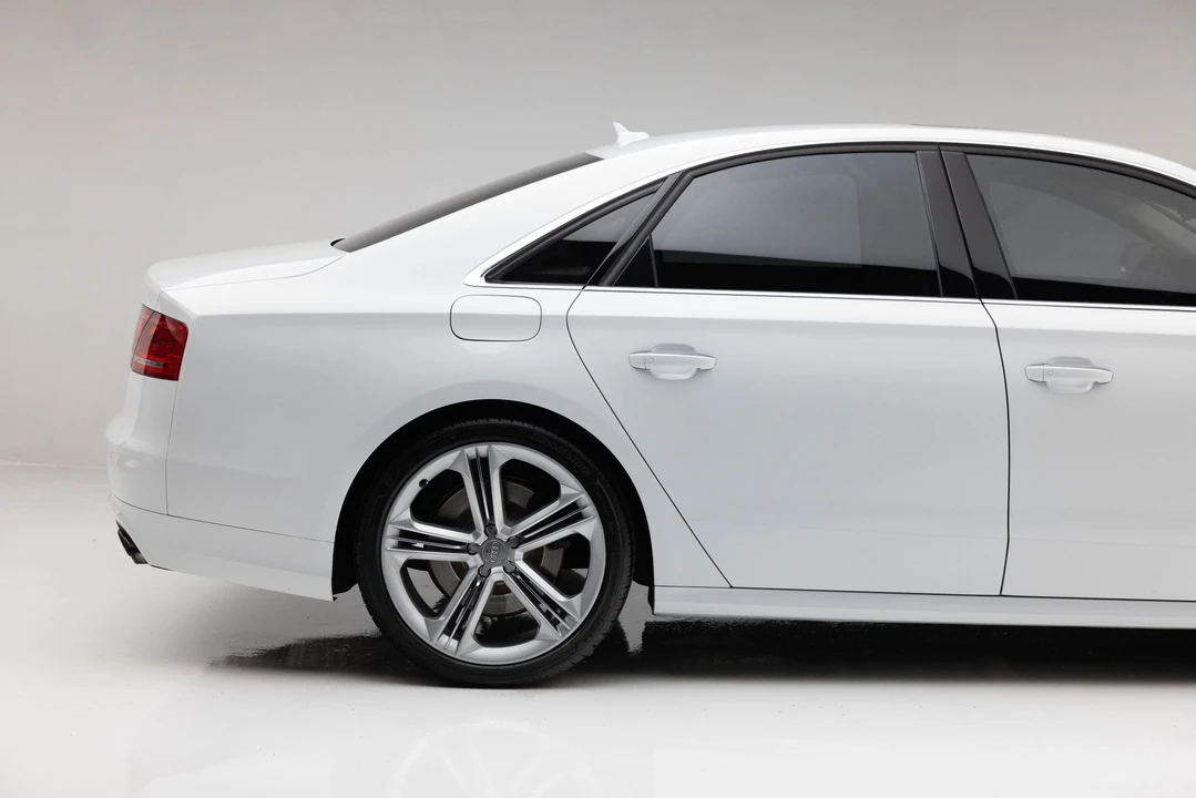 2013 Audi D4 S8 - Image 26 of 31