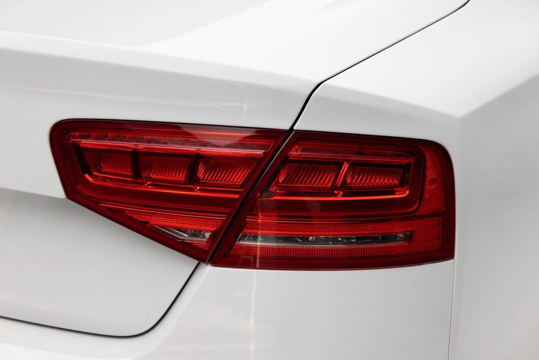 2013 Audi D4 S8 - Image 19 of 31