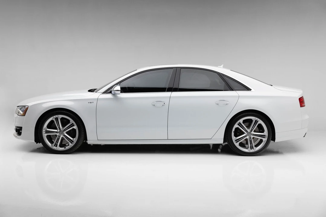 2013 Audi D4 S8 - Image 9 of 31