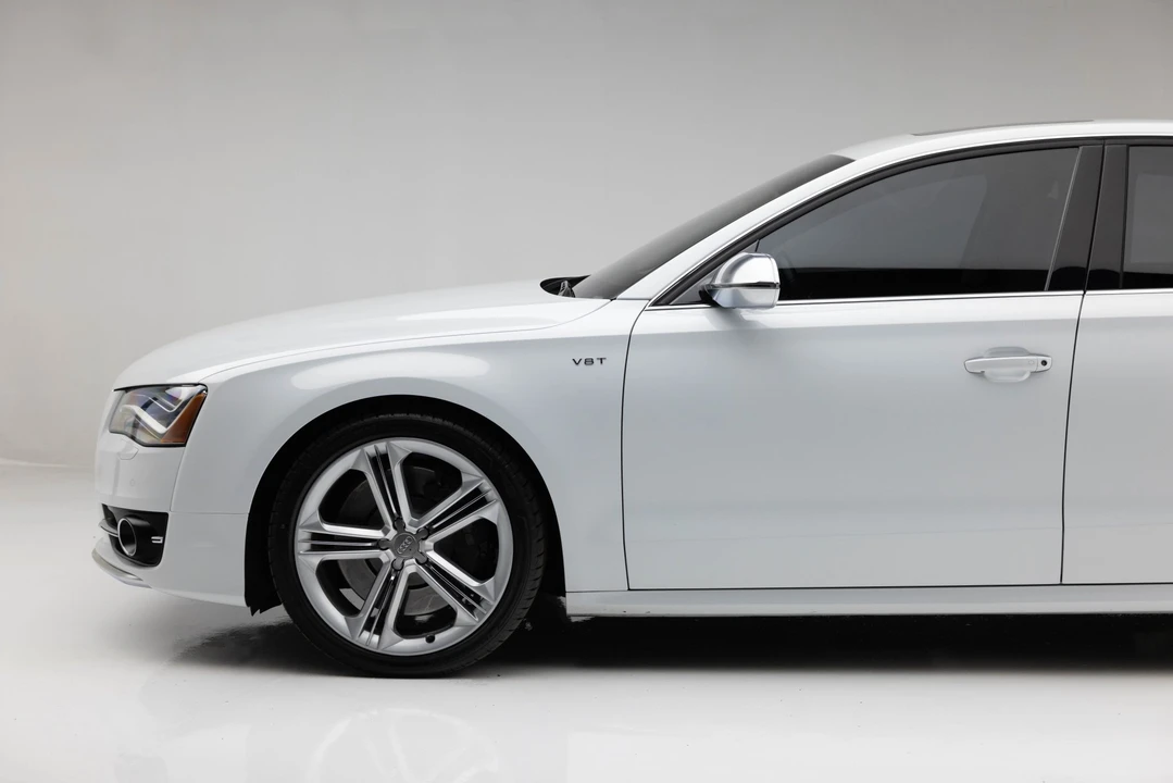 2013 Audi D4 S8 - Image 24 of 31