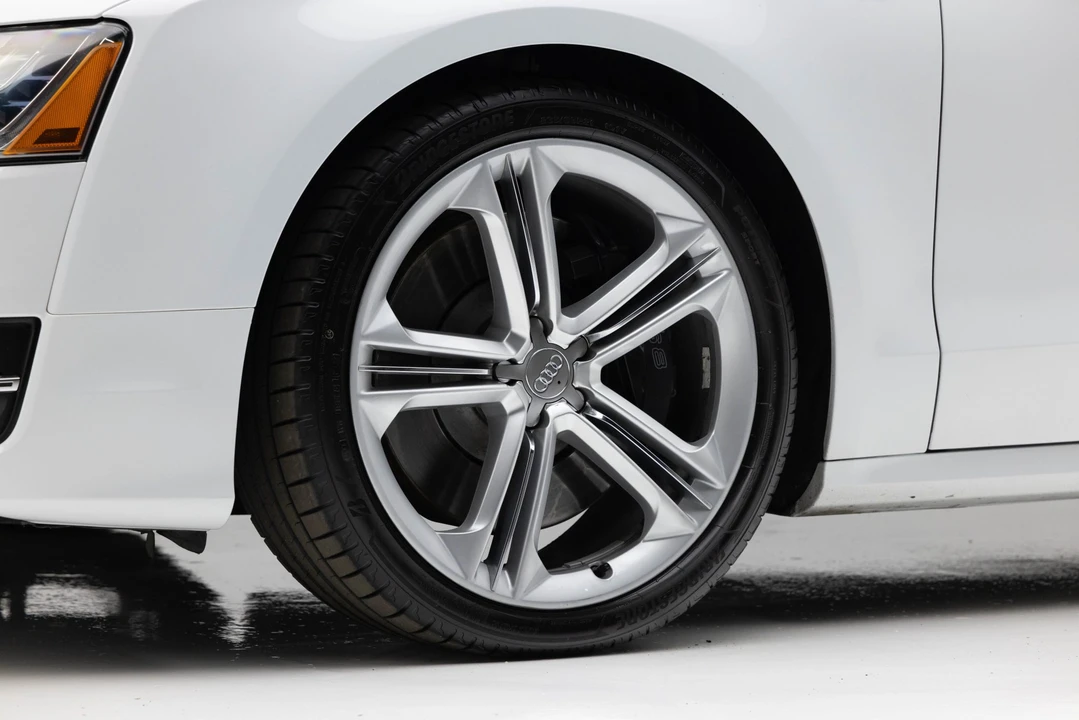 2013 Audi D4 S8 - Image 28 of 31
