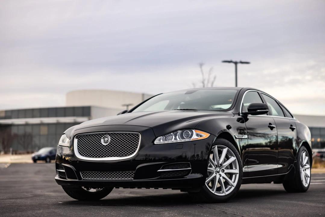 2013 Jaguar X351 XJ - Image 2 of 31