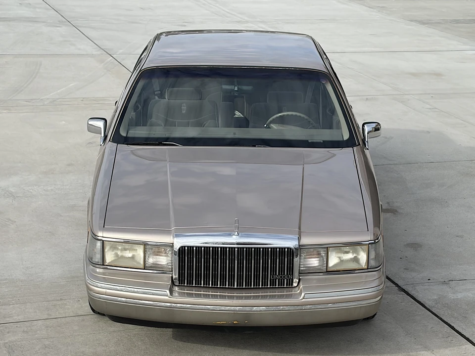 1993 Lincoln Town Car - Image 12 of 31