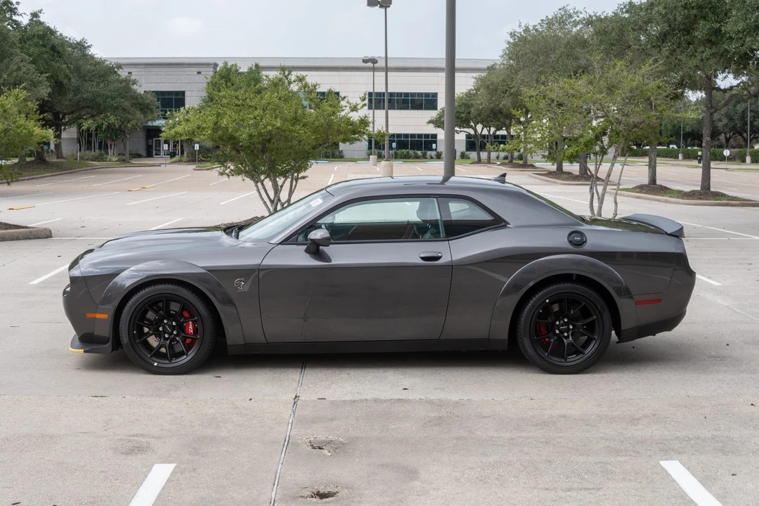 2023 Dodge Challenger SRT Hellcat 3rd Gen - Image 27 of 31