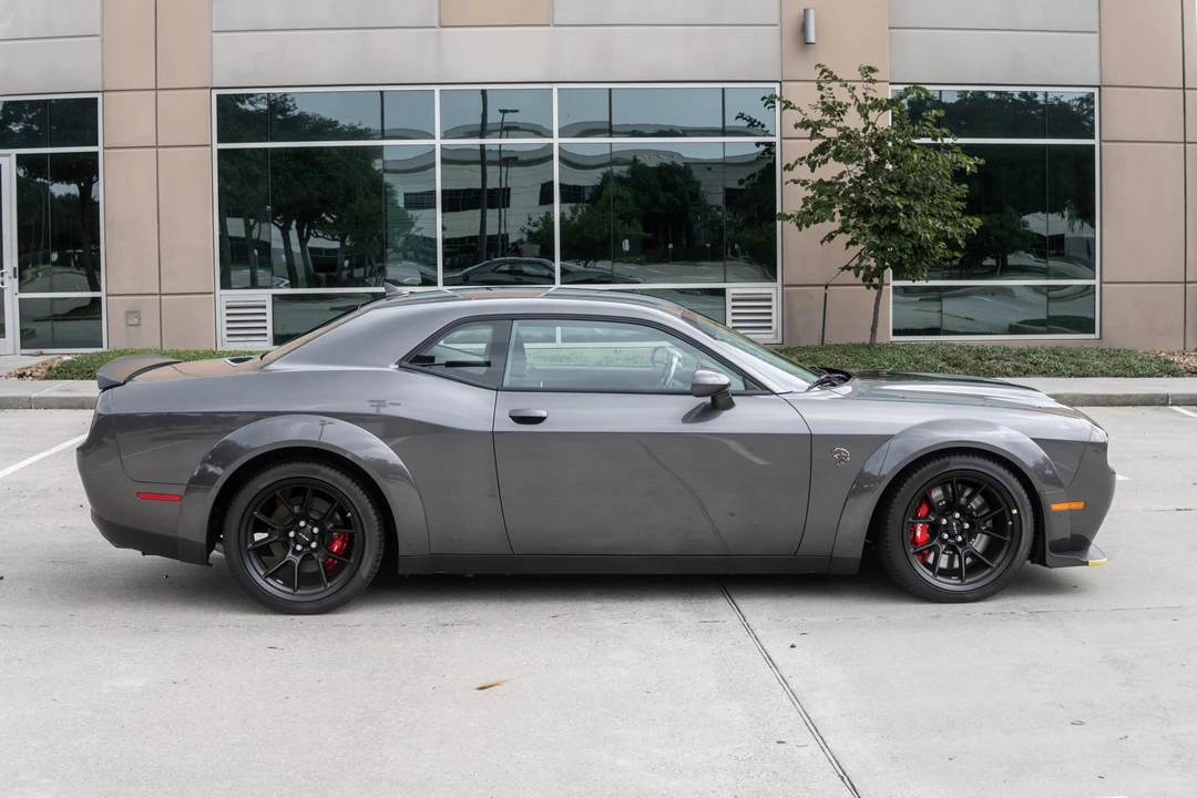 2023 Dodge Challenger SRT Hellcat 3rd Gen - Image 11 of 31