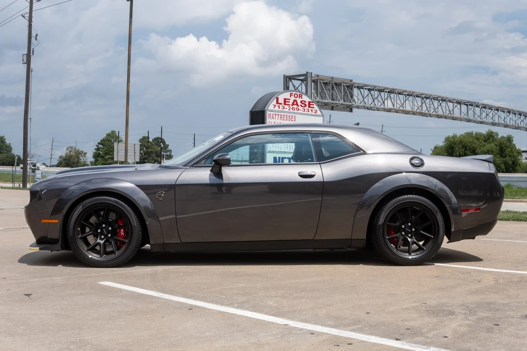 2023 Dodge Challenger SRT Hellcat 3rd Gen - Image 26 of 31