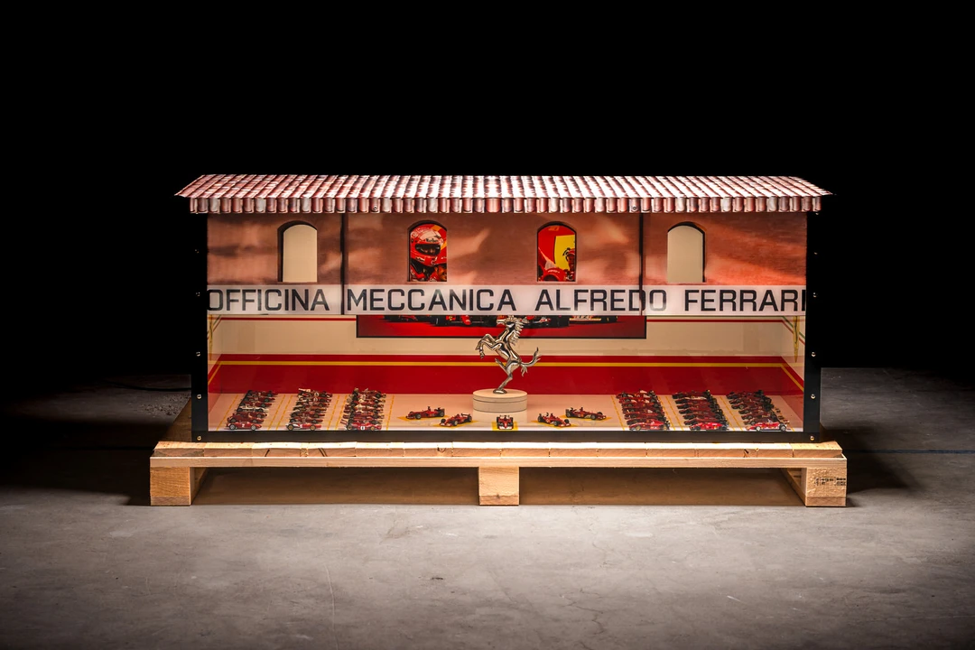Parts & Memorabilia Scale Models - Image 3 of 31