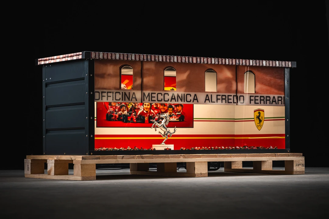 Parts & Memorabilia Scale Models - Image 2 of 31