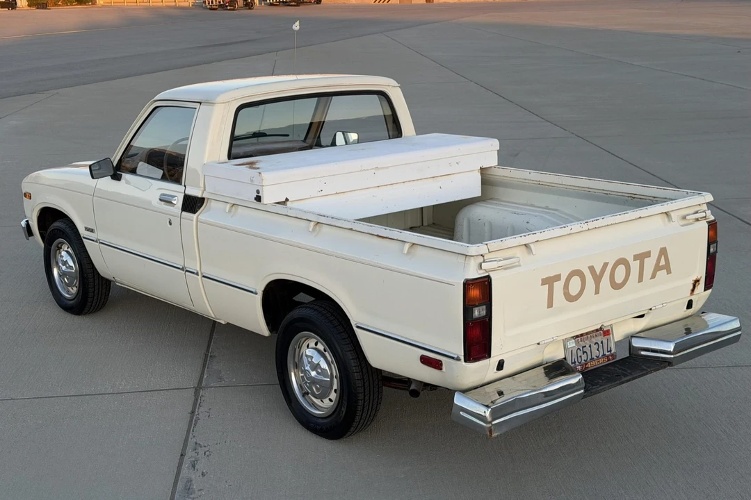 1979 Toyota Hilux 3rd Gen - Image 2 of 7