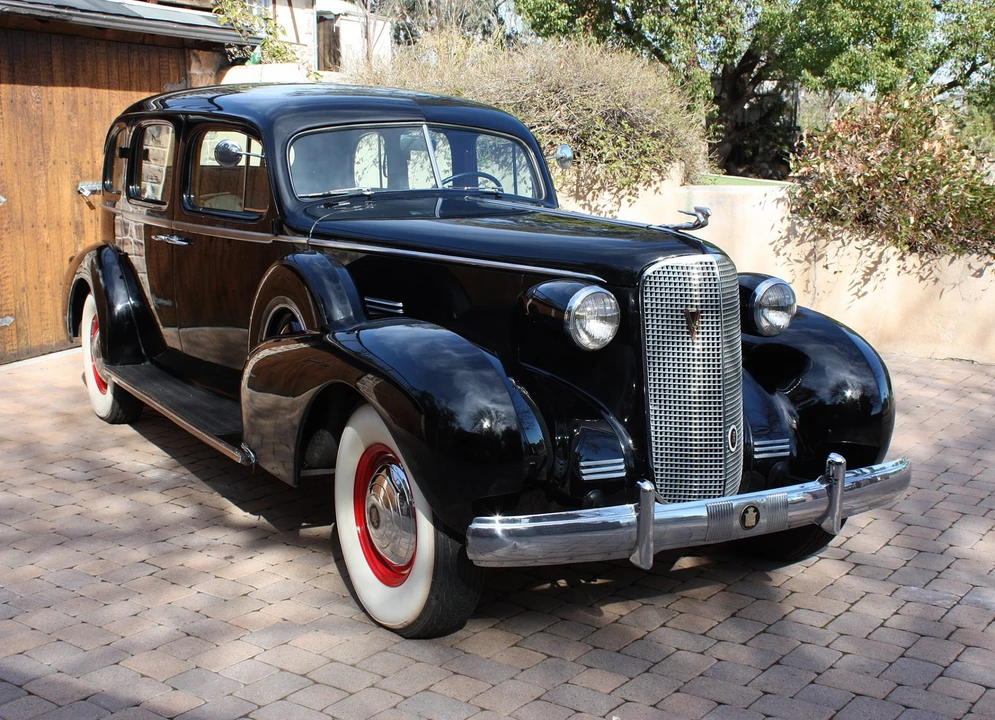 1937 Cadillac Series 70 & 75 - Image 3 of 31