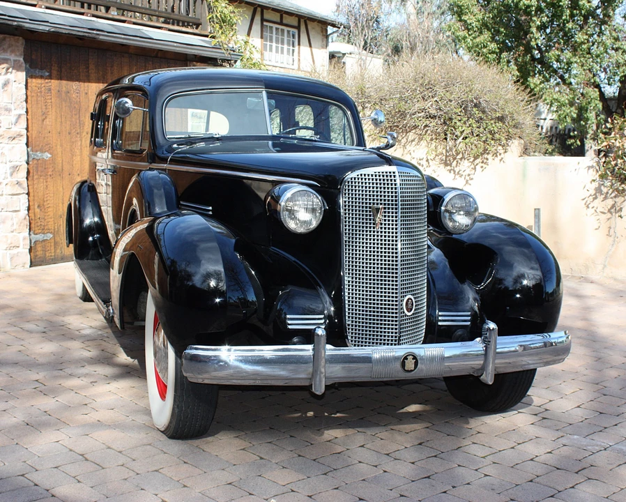 1937 Cadillac Series 70 & 75 - Image 4 of 31