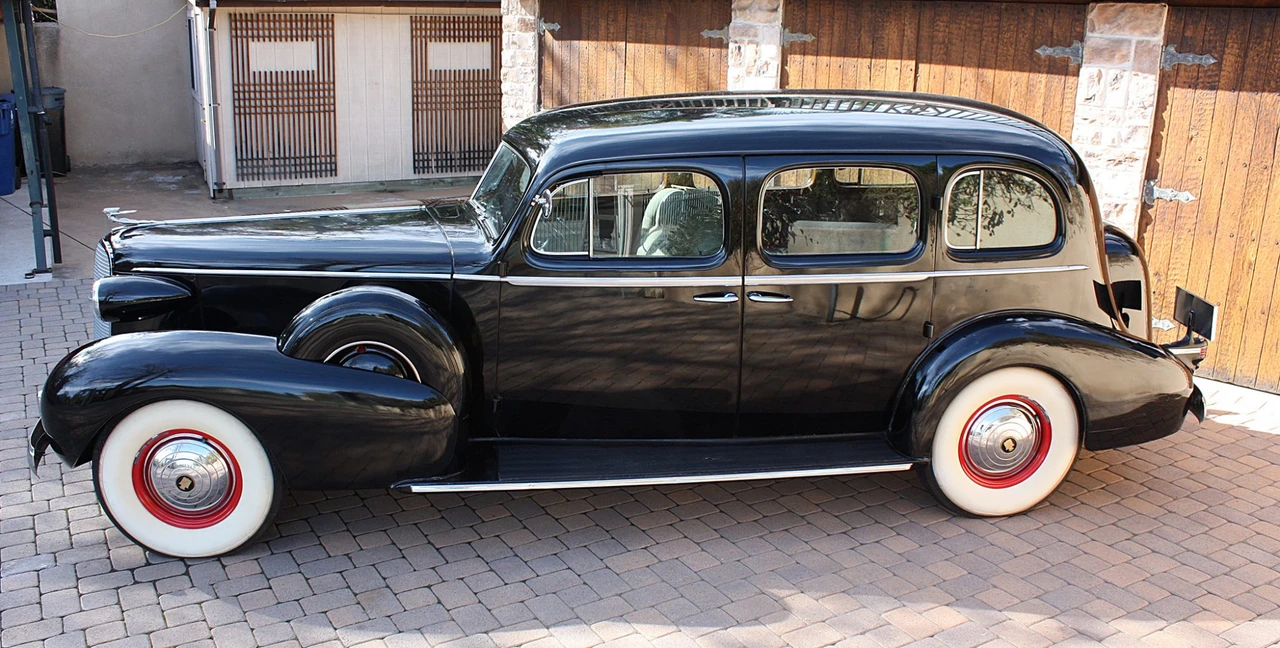 1937 Cadillac Series 70 & 75 - Image 10 of 31