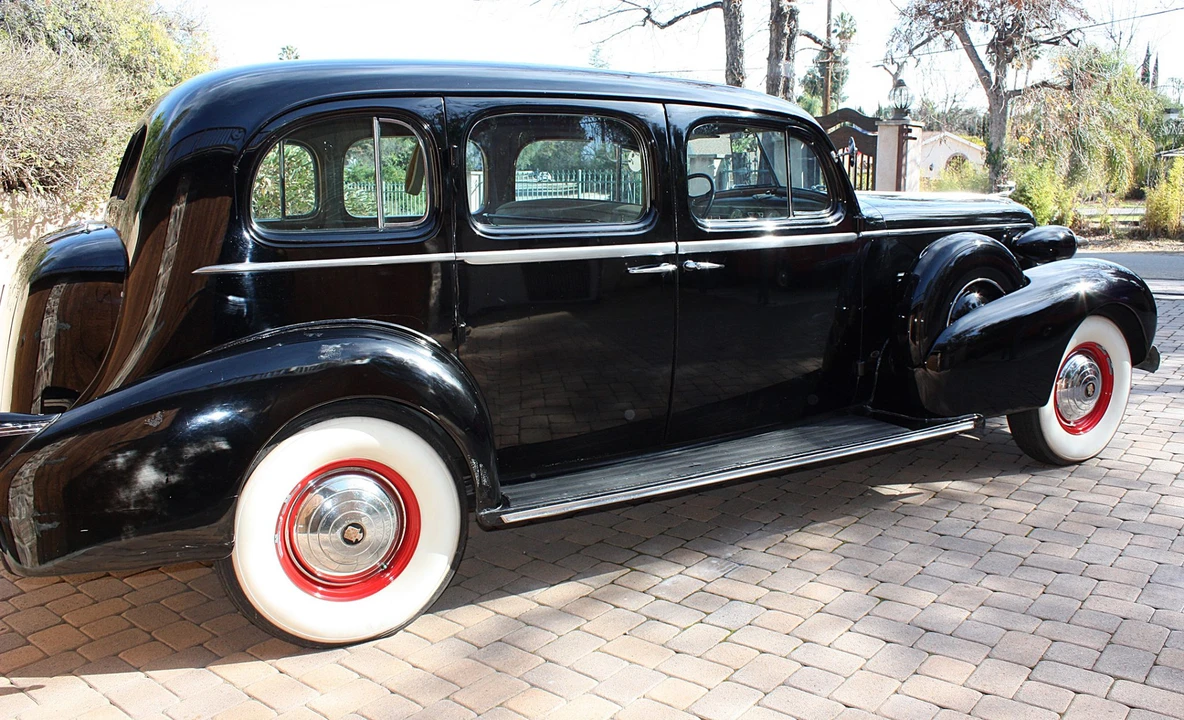 1937 Cadillac Series 70 & 75 - Image 15 of 31