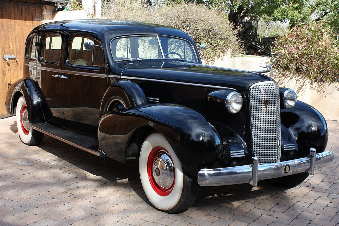 1937 Cadillac Series 70 & 75 - Image 2 of 31