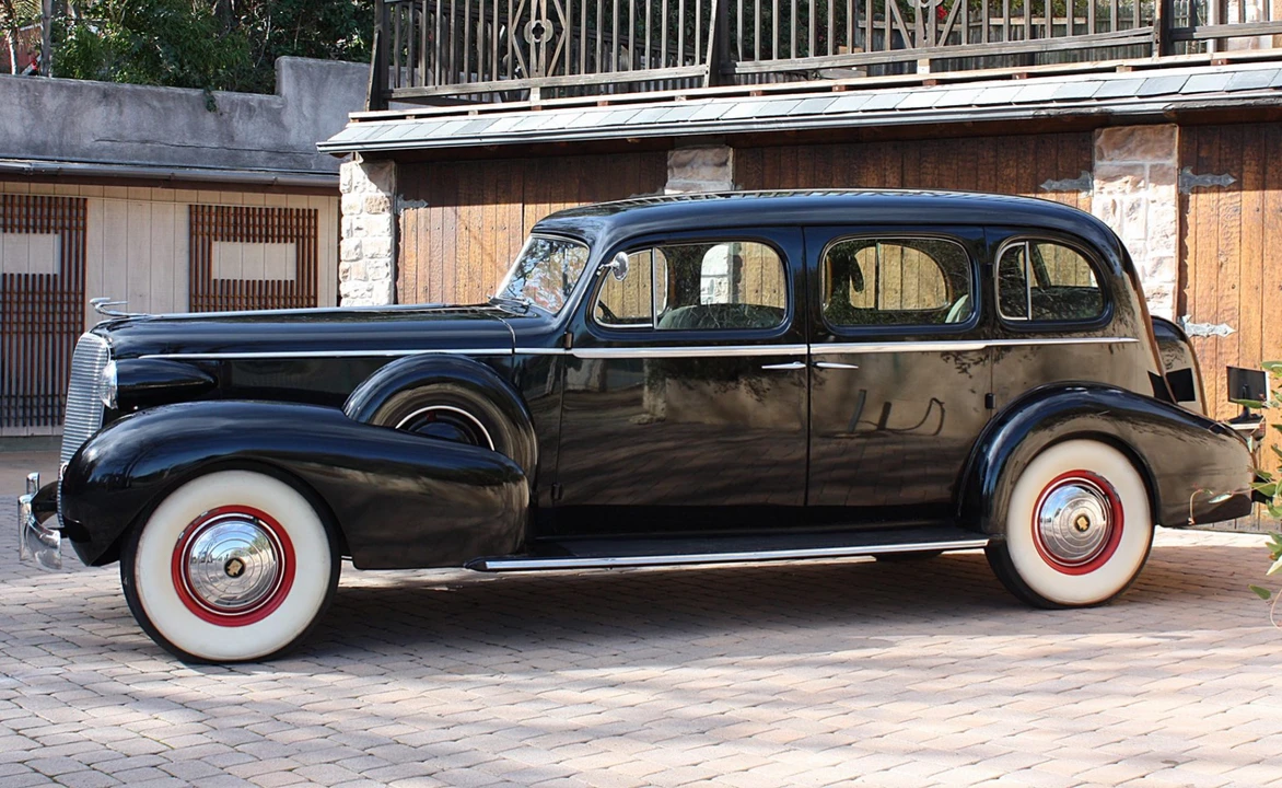 1937 Cadillac Series 70 & 75 - Image 9 of 31