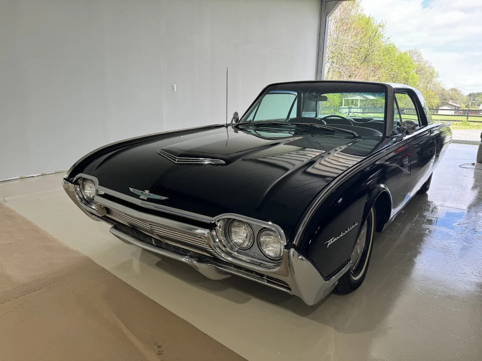 1961 Ford Thunderbird 3rd Gen - Image 2 of 31