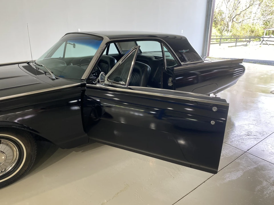 1961 Ford Thunderbird 3rd Gen - Image 23 of 31
