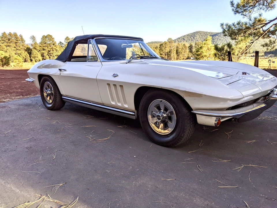 1965 Chevrolet Corvette C2 - Image 25 of 31