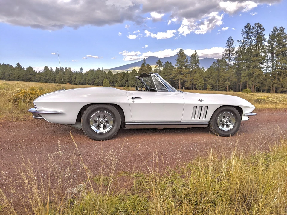 1965 Chevrolet Corvette C2 - Image 12 of 31