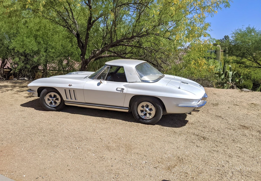 1965 Chevrolet Corvette C2 - Image 19 of 31